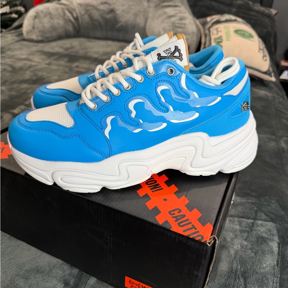 X LA Blue and White Sneakers - Picture 3 of 9